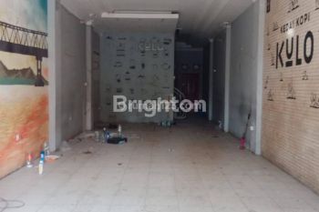 Ruko samping jalan utama