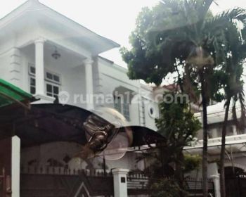 Rumah 2 Lantai Bagus di Cluster Italy, Banjar Wijaya, Tangerang