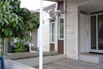 Rumah 2 Kamar Tidur Taman Kopo Indah Strategis