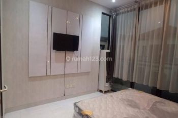 Disewakan 2 lantai 3 kamar rumah di lavon Tangerang