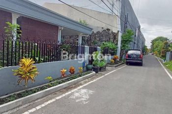 RUMAH TERAWAT SIAP HUNI DEKAT SUHAT