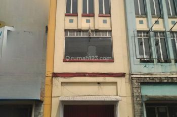 Ruko Hadap Jalan Raya Dekat Rs Dan Pusat Perbelanjaaan Alam Sutera