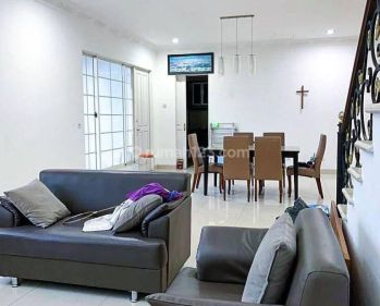 Rumah Virginia Regency Pakuwon City