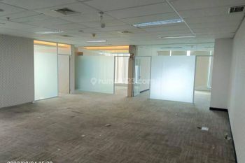 Ruang Kantor semi Furnished. Bebas Ganjil Genap. Free Overtime. Ada bank Diakses