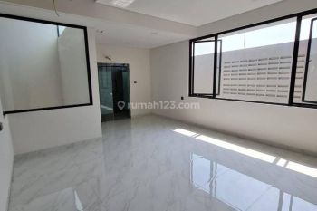 Sale Rumah: Rumah Metland Puri