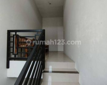 Rumah 2 lantai dengan rooftop siap huni di Cipete
