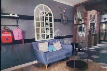 Rumah design minimalis terawat rapi siap huni cluster Graha Raya.