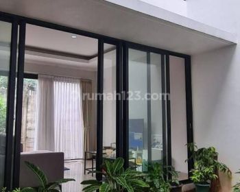 Rumah Siap Huni Semi Furnished Ada Halaman Belakang Di Kebayoran Residence