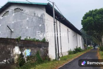 GUDANG BESAR DI GURAH