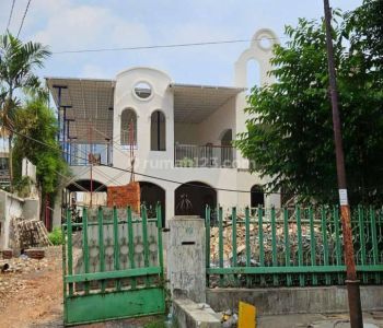 Dijual Bangunan Baru Ala Eropa Jalan Cimanuk Surabaya