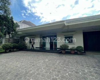 Rumah Mewah Furnished di Sayap Dago, Bandung