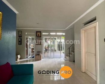 Rumah 2 Lantai Space Kosong Di Belakang Lokasi Dekat Stasiun Dan Tol di BSD City