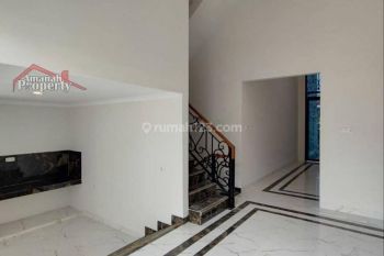 Rumah Murah American Classic POOL Samping Ragunan Jakarta Selatan