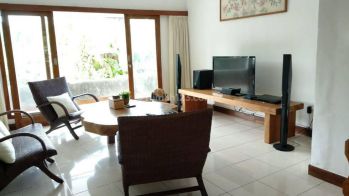 Rumah 2 bedroom fully furnished  dengan rooftop di Ubud
