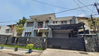 Dijual Rumah di Area Riau Martadinata Cihapit Bagus 2 Lantai SHM siap Huni