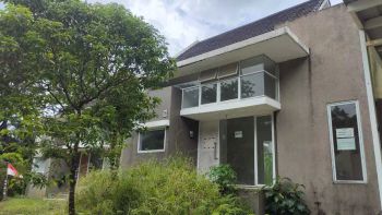 Disewakan rumah di sentul city