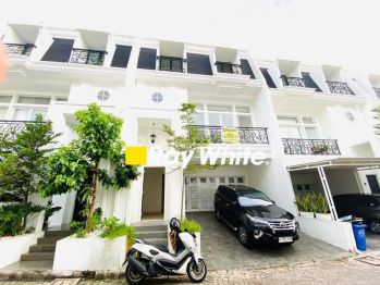 Rumah Madja Residence, Marmer Dan Private Pool, type 3 Lantai!