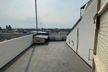 Sewakam ruko 4 lantai dengan fasilitas nyaman dan bersih