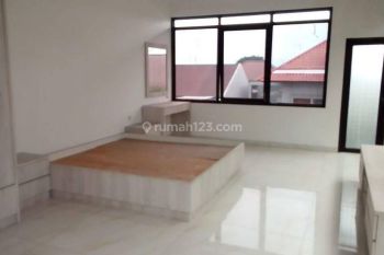 Jual Ruko Bagus Semi Furnished di Peta Bojongloa Kidul Bandung