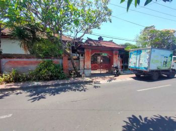 Tanah bonus bangunan di jalan utama Gunung Sari Sanur