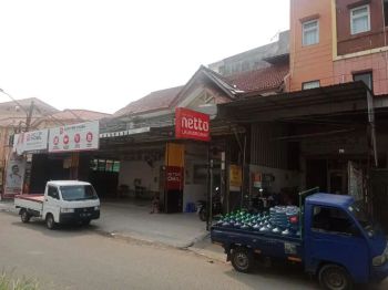 Rumah Koskosan Di Jalan Besar Boulevard Taman Surya Jakarta Barat