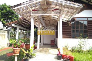 Turun harga makin murah , rumah 2 lantai tanah luas di Sayap Cigadung Dago kota