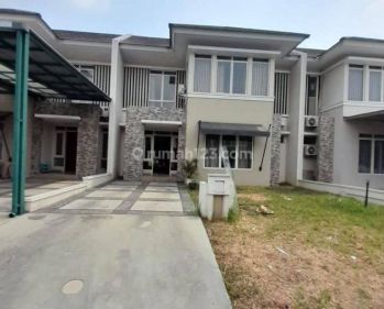 Jual Cepat Rumah 2 Lantai Halaman Luas di Helios Suvarna Sutera