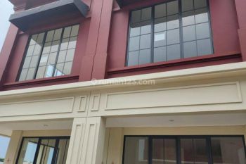 Ruko Bagus Dipinggir Jalan Raya Ramai Dikawasan Pamulang