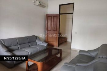 kan Ruko Dua Setengah Lantai Di Jalan Veteran Bandung