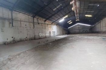 Gudang strategis  di kawasan pergudangan genuk dekat pintu tol