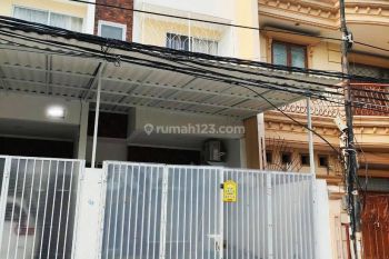 Rumah Bagus Siap huni Bebas Banjir Taman Ratu(TR67)