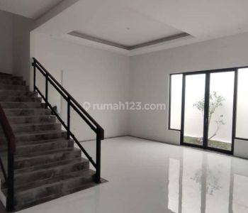 Rumah Minimalis Modern Waterfront Citraland Dekat Univ Ciputra