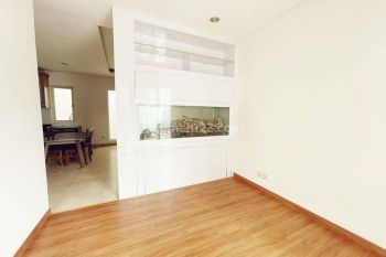 Rumah Cluster 2 Lantai sewa di Kemayoran Bagus siap huni