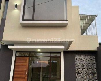 Rumah 2 lantai baru di Cihanjuang cimahi