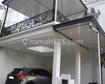 Rumah 3 Lantai Bagus Semi Furnished di Kebayoran Baru bintaro