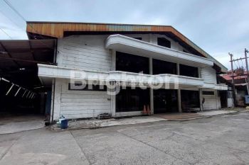 BEKAS PABRIK BERBEK INDUSTRI COCOK UNTUK GUDANG LOKASI STRATEGIS DEKAT GATE TOL