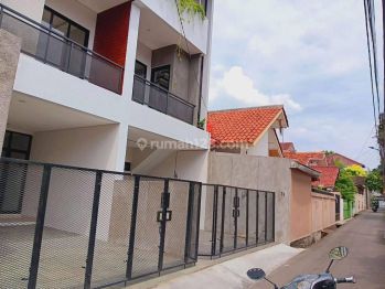 Tebet Rumah 3 1 2 Lantai Ada Rooftop Di Tebet Timur Dalam Jakarta Selatan