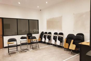 RUKO 3 LANTAI DI SETIABUDI BANDUNG DEKAT UNIVERSITAS