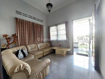 Di jual cepat rumah terawat di pusat kota strategis