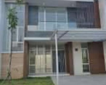 DIJUAL/OVER RUMAH PANTAI BUKIT VILA PIK 2 UK. 10x20 (200 M²) CICILAN MASIH