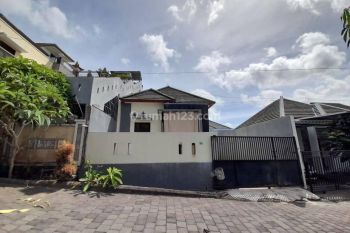 Minimalist house with 24 hour security at Goa gong,Badung Bali