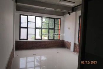 Cempaka Putih Ruko 4 Lantai Lokasi Strategis dekat Letjen Suprapto Jakarta Pusat