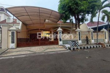 Strategis, Lingkungan Bagus, dan Area Favorit Surabaya Timur. Rumah 1 Lantai