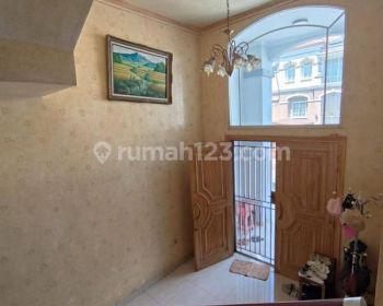 Dijual Rumah Bgm Pik Uk 8x18 Semi Furnish, Hadap Selatan