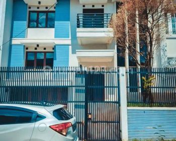 RUMAH MEWAH DIJUAL DI PONDOK INDAH DALAM CLUSTER SIAP HUNI DEKAT PIM