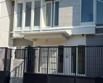 Rumah Manyar New, Row Jalan 3 Mobil