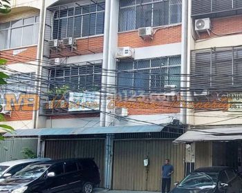 Dijual Cepat Ruko 4 Lt Pinggir Jalandengan Akses Lift, Rapih, Bersih Sekali Siap