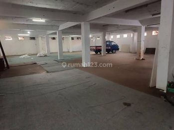 Gudang / Tempat Usaha Luas dan Strategis di Cempaka Putih Jakarta Pusat