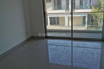 Disewa Rumah PIK 2 Cluster Magenta 6x15 Baru Strategis Murah