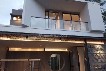 RUMAH MEWAH DEKAT SLEMAN CITY HALL YOGYAKARTA